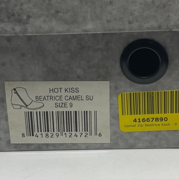 NIB Hot Kiss Beatrice camel colored ankle boots , size 9 - Picture 8 of 8